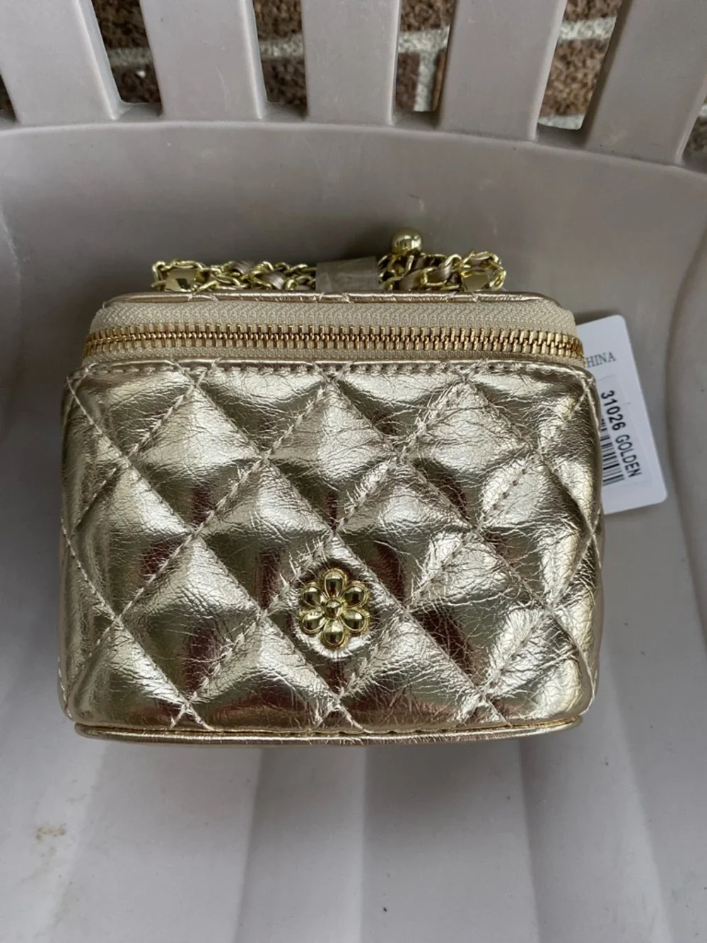 Gold Quilted Chain Crossbody Bag NWT- Women - Picture 2 of 10